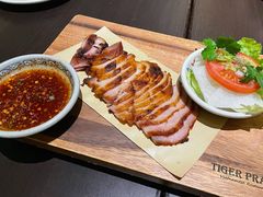 -大头虾越式风味餐厅(光明广场店)