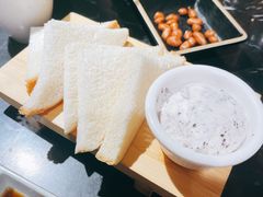 炙烤冰淇淋面包-鹤江桥·红油牛肉粉(SKP店)