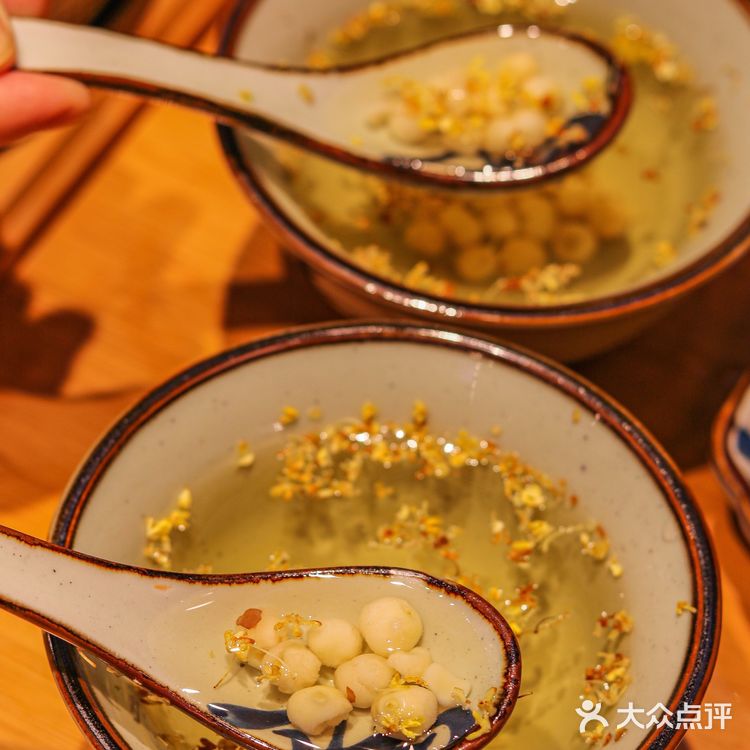 跟成都土著吃蟹黄面❗️TA们都说来蟹叁寳…