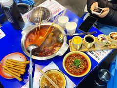 -马路边边串串香(苗栗路店)