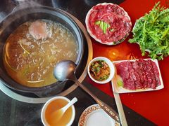 乳仔牛肉-乳仔牛牦牛汤锅 烤羊排(松潘古城店)