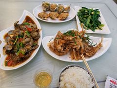 -覃记海鲜美食餐厅