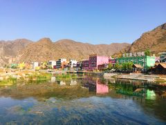 -百里峡七彩艺术小镇