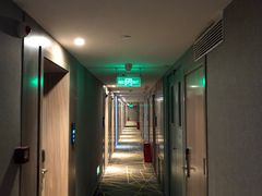 -潮漫酒店(北京通州环球度假区临河里地铁站店)