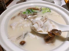 浓汤桂鱼配脆米-港丽餐厅(杭大店)