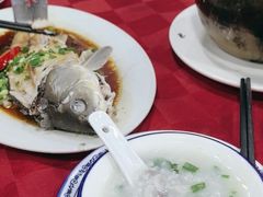 -先鲜鲫鱼粥