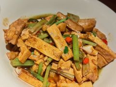 -洞庭土菜小炒馆(易发广场店)