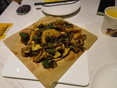 -小河公主秘制烤羊腿(小绿谷店)