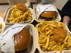 -TRIPS BURGER(大钟寺店)