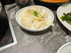 -牛YO寿喜烧·铁板烧和牛火锅自助(市府恒隆店)