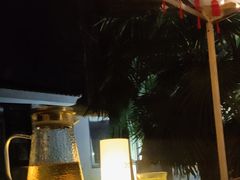 -思念果岭湖畔花房餐厅