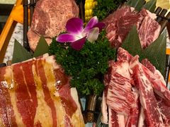 黑牛六拼-明洞阿姨·韩式酱蟹烤肉·创意料理(三元桥店)