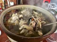 连州果园鸡-威邵鸡煲(西华路总店)