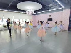 -Isee灰姑娘国际儿童艺术中心(证大·大拇指广场店)