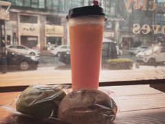 -顶东面包花园·生日蛋糕(世博店)