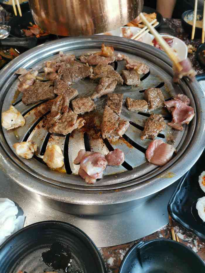 啊美丽炭火烤肉(滑翔二店)-"已经在滑翔开的老店了,父母比较喜欢,每个