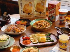 -包整·丝娃娃(一览甲秀楼风景店)