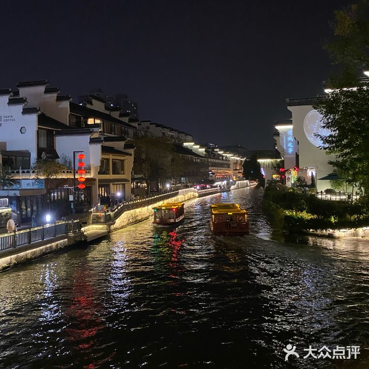 游秦淮河，吃淮扬菜，最爱这颗狮子头。