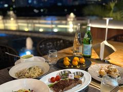 -MONICH牛排融合餐厅(和义大道购物中心店)