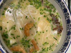 -老国贸云南传统过桥米线(滇池店)