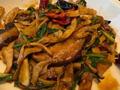 -关东小磨东北菜(上海长风大悦城店)
