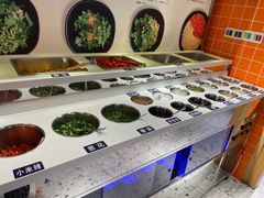 自助调料区-屋头串串(临江路店)