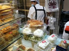 面包甜点陈列柜-白玉兰食品甜凤店(合生汇店)