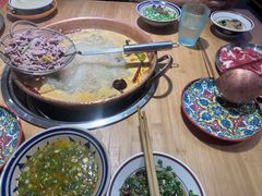 -洱火云南酸菜牛肉火锅(石景山当代商城店)