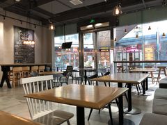 大堂-HELLO 27 意面·沙拉·帕尼尼