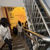 一边吃火锅，一边撸猫是种什么体验！