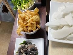 -墨脱石锅椰子鸡•香草鸭•东山羊(大东海店)