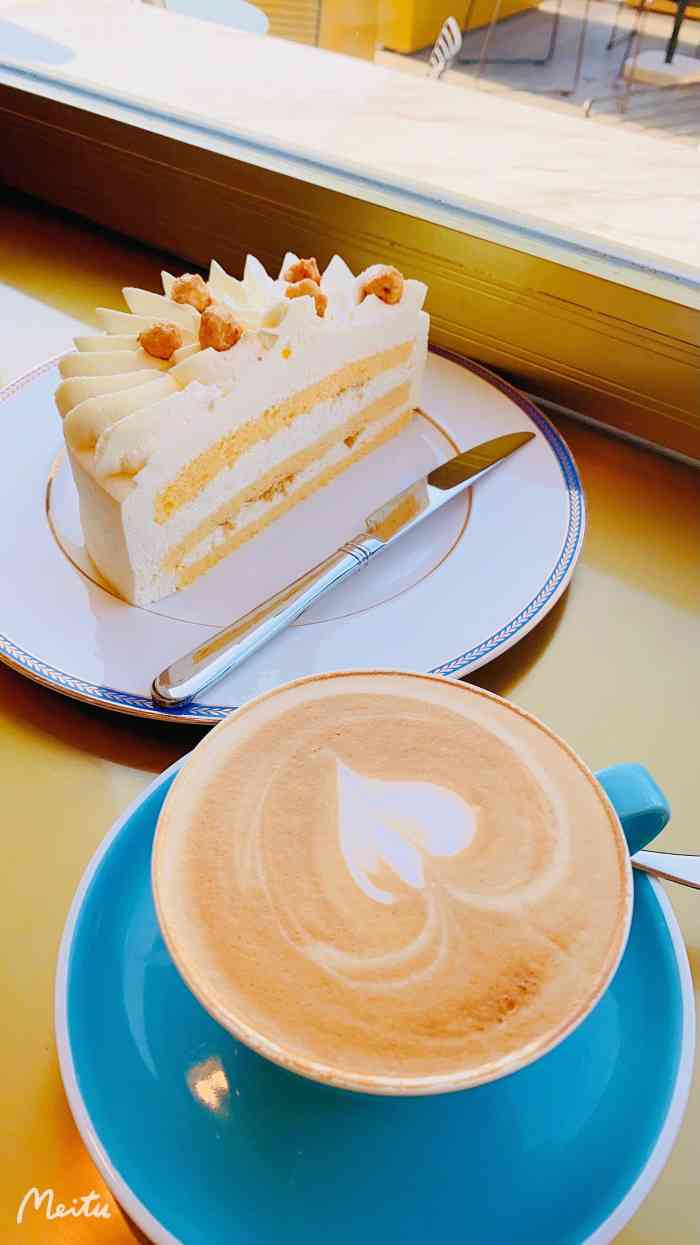 蔡嘉法式甜品(吴中路万象城店)-"上周来的时候看见蔡嘉入驻万象城了