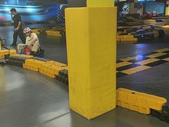 -极限PLAY运动娱乐新世界·团建派对表演休闲馆·室内高空游乐园