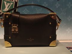 -LV路易威登(国际广场店)