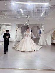 -艾米丽婚纱礼服