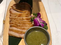 香烤猪颈肉配秘制蘸料-正泰餐厅AmazingThai(新奥购物中心店)