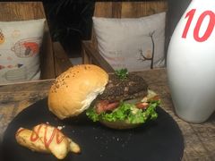 -HIGH FIVE哈福手工汉堡(桂林路店)