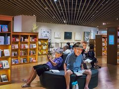 -新华文创·光的空间