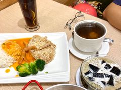 -佰搭果·广式茶餐厅(西华路店)