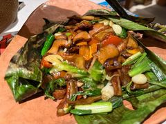 包烧野生牛肝菌-云海肴·汽锅鸡·云南菜(天山百盛优客店)