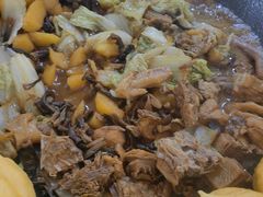 粘豆包-粘豆包柴火铁锅炖