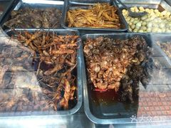 怪味鸭舌-何鸭子