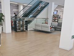 -深圳锦龙奥迪4S店(前海店)