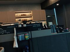 门面-瑞幸咖啡(杭州绿地中央店)
