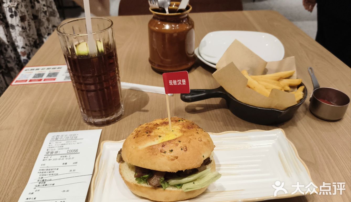 忙里偷闲的快餐时光