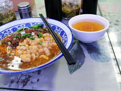 -渝之汇牛肉豌杂面