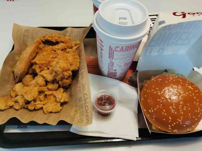 肯德基(日照万象汇店)-"哈哈好评走的时候 服务员 及时喊我拿.