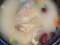 滋补参鸡汤-鑫日千里马朝鲜族小馆(总店)