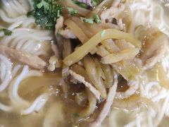 -亮亮面馆(经六路店)