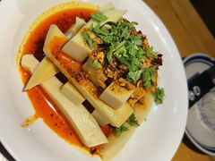 -蜗牛的家旅行主题云南菜餐厅.小酒馆(护国寺店)